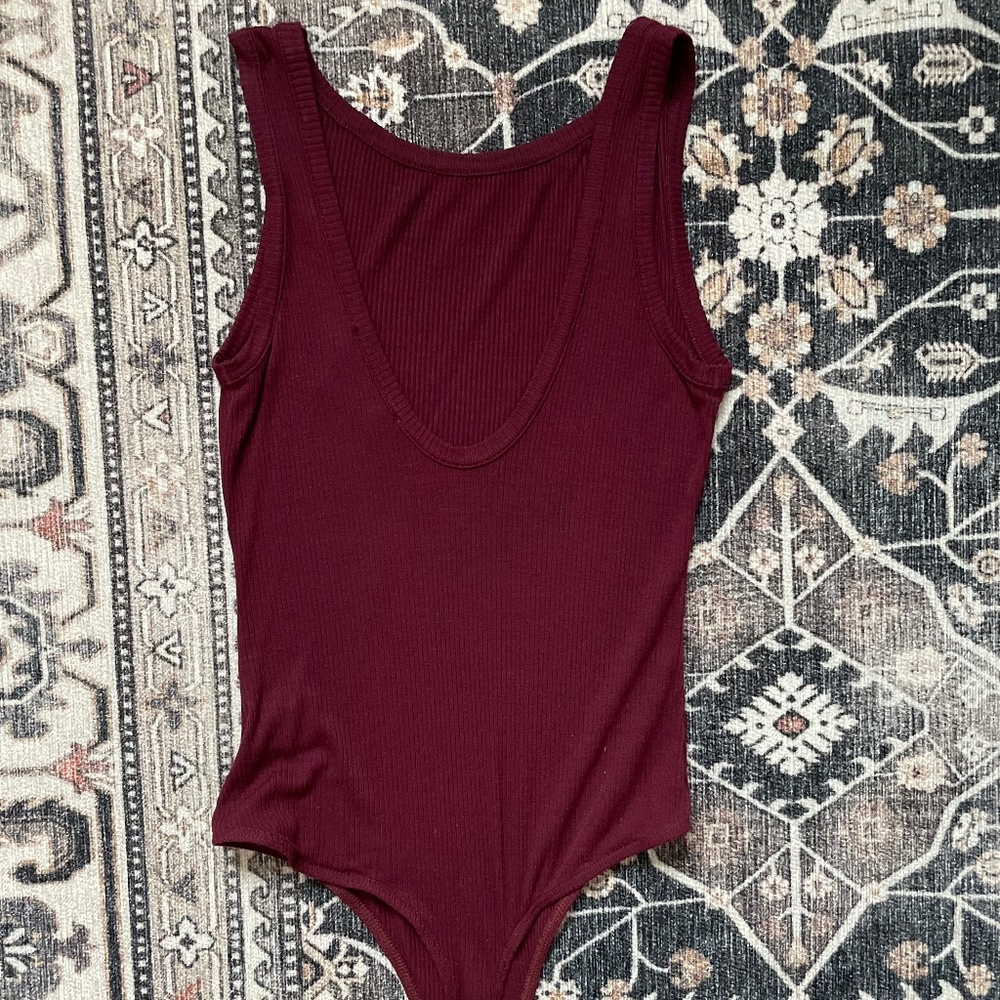 Sleeveless body suit